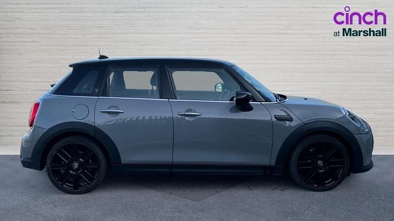 Begagnad Mini Cooper Exclusive 136 HK (100 kW) 2022 Grå Halvkombi