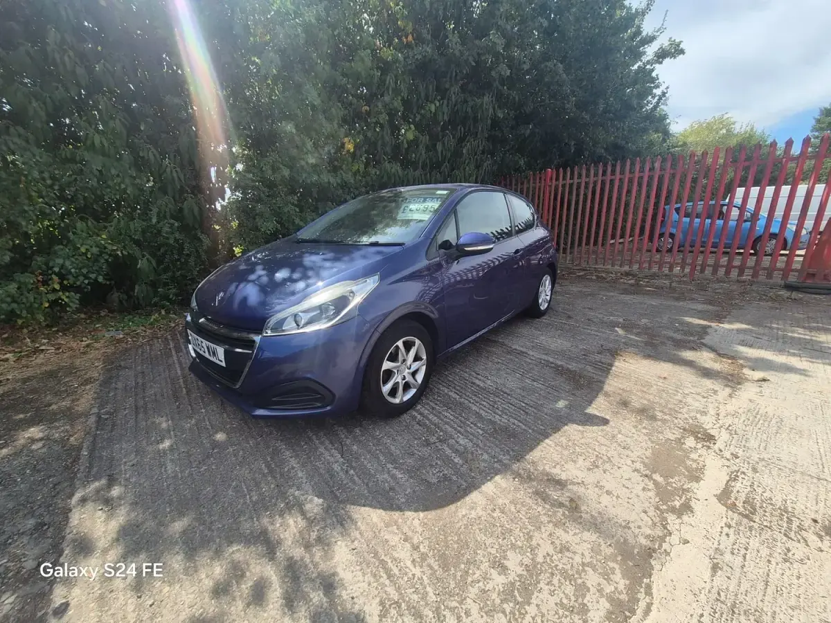 Used Peugeot 208 Active 82 HP (60 kW) 2015 Blue Hatchback