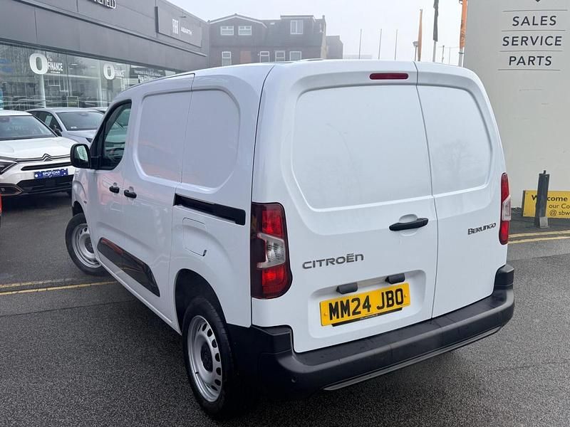 Used Citroën Berlingo 101 HP (74 kW) 2024 White MPV