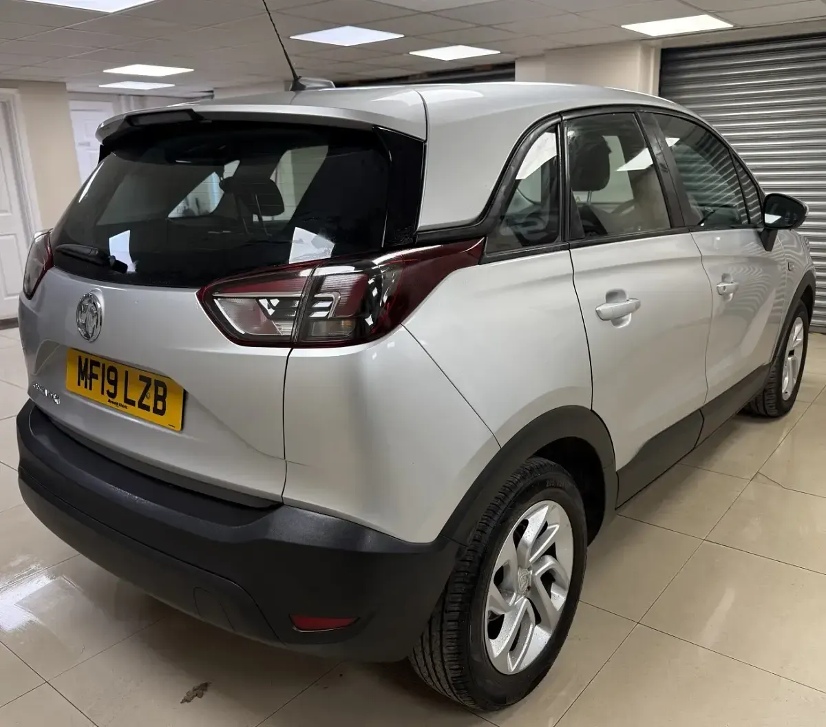 Used Vauxhall Crossland X 83 HP (61 kW) 2019 Silver SUV