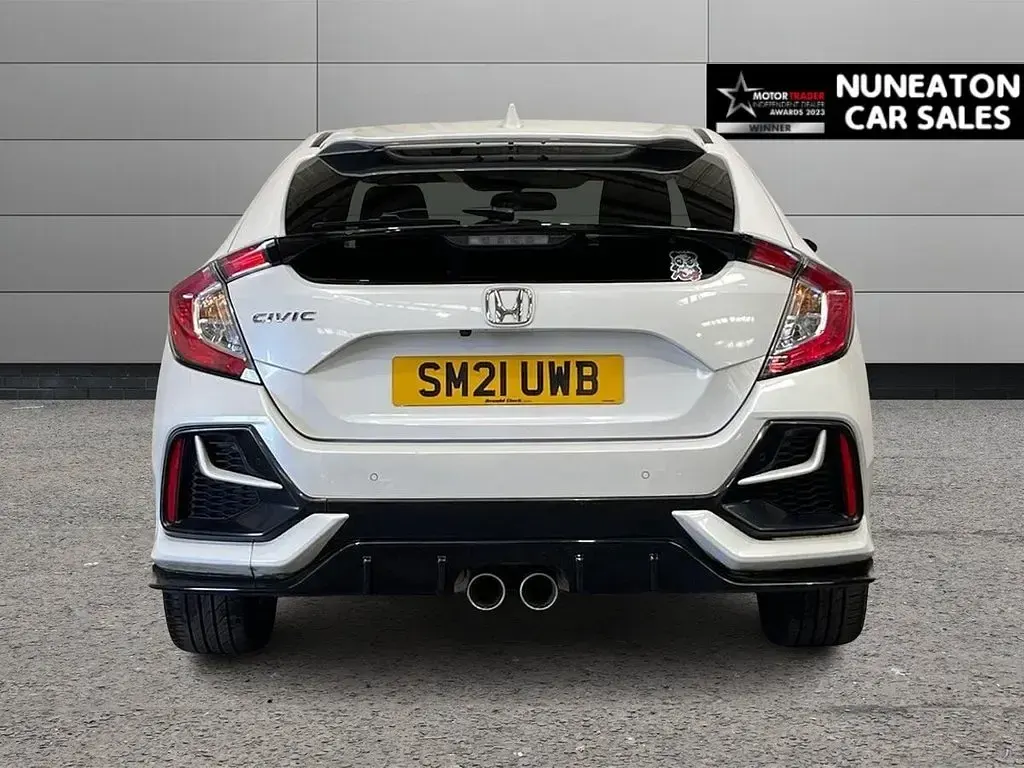 Used Honda Civic Sport 182 HP (133 kW) 2021 White Hatchback
