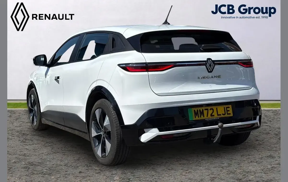 Used Renault Megane E-Tech Equilibre 160 kW (218 HP) 2022 White Hatchback