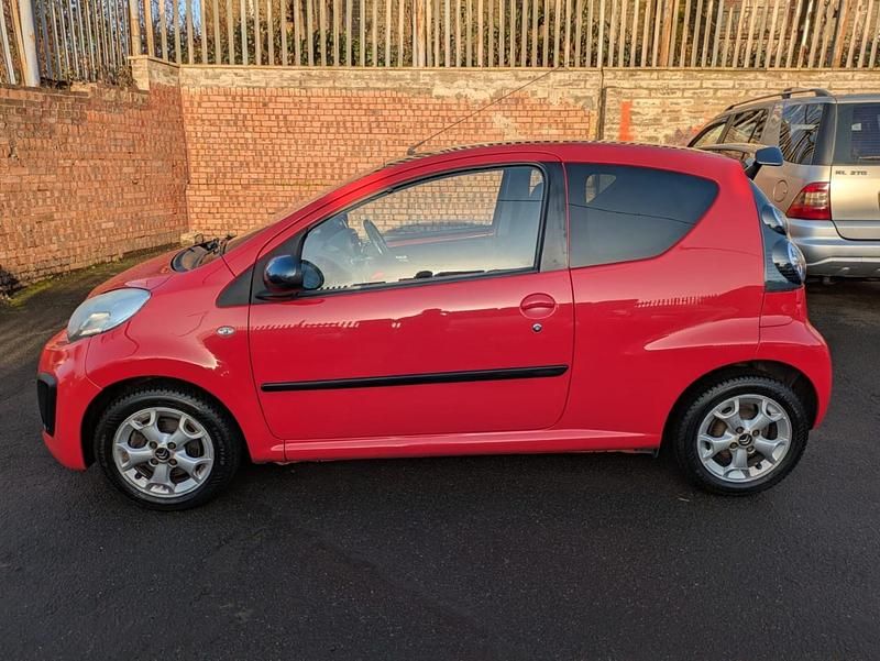 Usado Citroën C1 Platinum 68 HP (50 kW) 2014 Vermelho Citadino