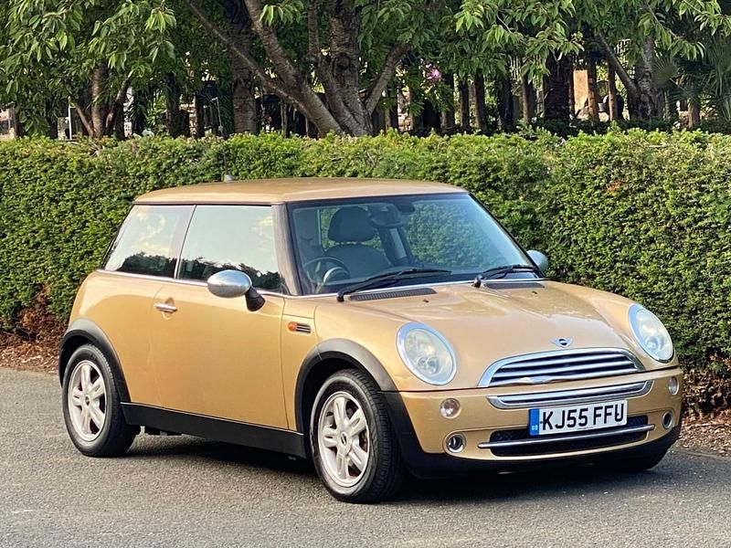 Gold Used 2005 Mini ONE Hatch Hatchback | £1,000 (Good price) - Image 1/4