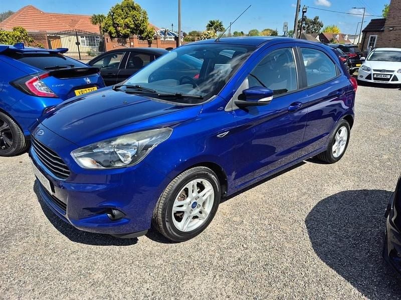 Used Ford Ka Plus Zetec 70 HP (51 kW) 2018 Blue Hatchback