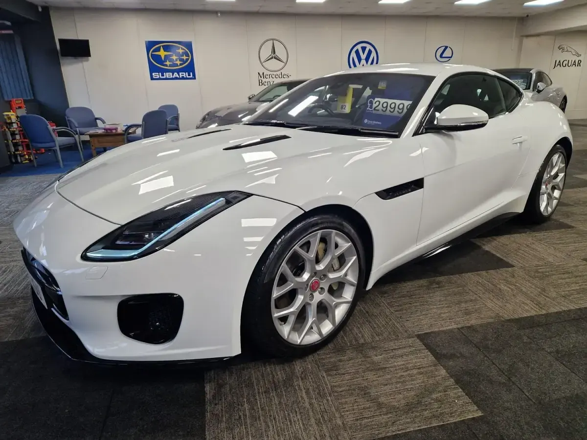 Usado Jaguar F-Type R-Dynamic 2017 Branco Coupé