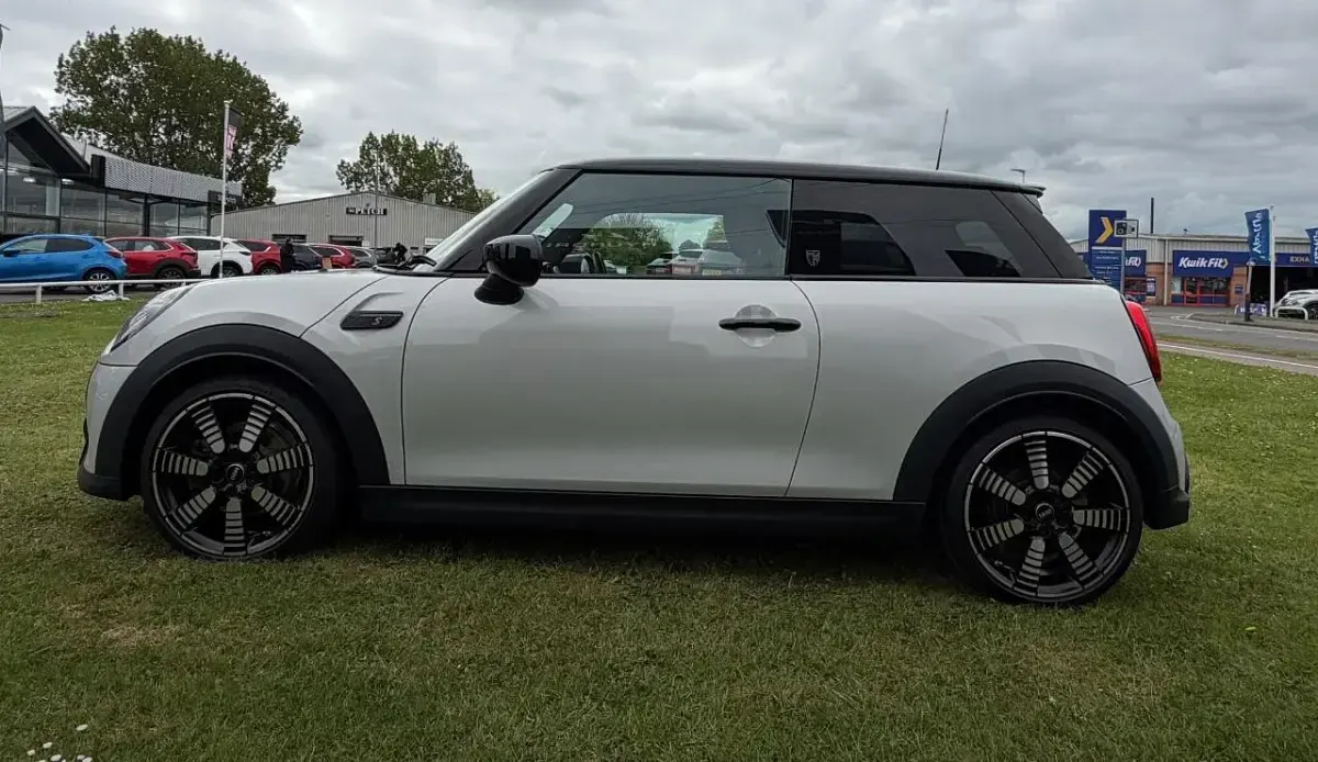 Used Mini Cooper S Exclusive 176 HP (129 kW) 2021 Grey Hatchback