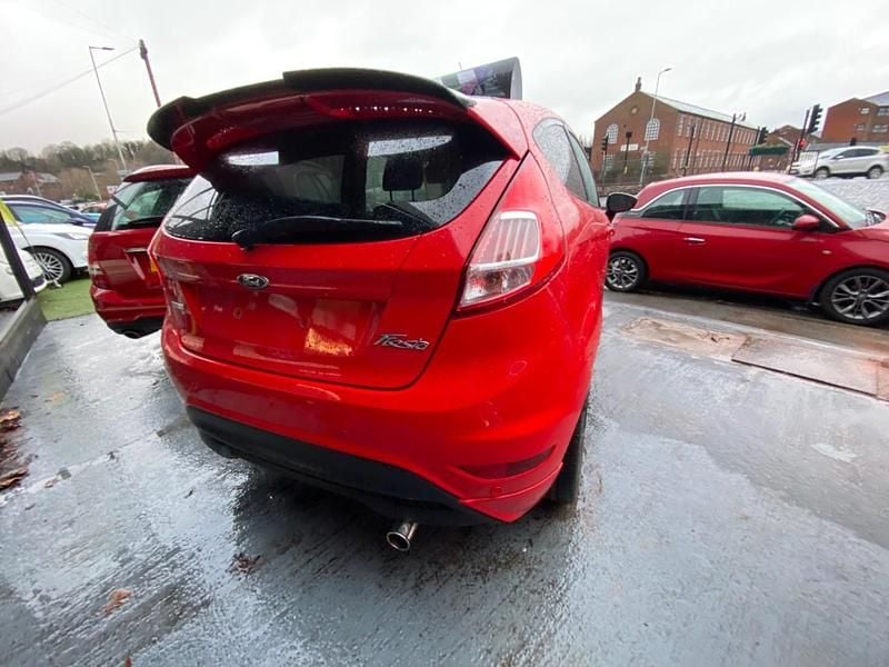 Used Ford Fiesta Zetec 140 HP (102 kW) 2017 Red Hatchback