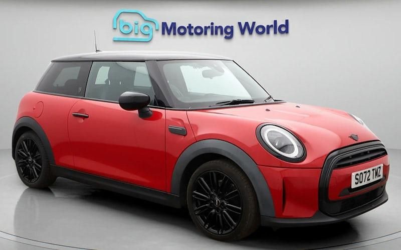Usado Mini Cooper Exclusive 136 HP (100 kW) 2022 Citadino