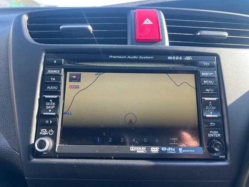 Begagnad Honda Civic EX 142 HK (104 kW) 2014 Gul Halvkombi
