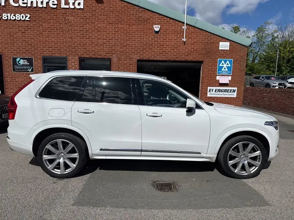 Used Volvo XC90 Inscription 235 HP (172 kW) 2018 White SUV