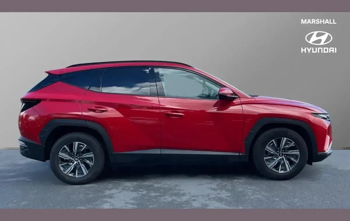 Gebraucht Hyundai Tucson SE 147 PS (108 kW) 2022 Rot SUV