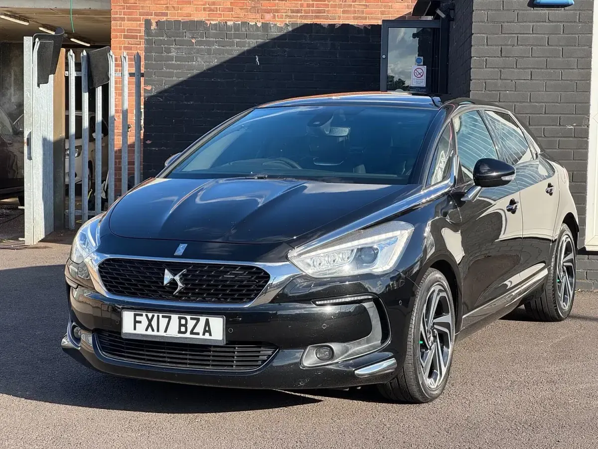 Used DS Automobiles DS5 Prestige 150 HP (110 kW) 2017 Black Hatchback