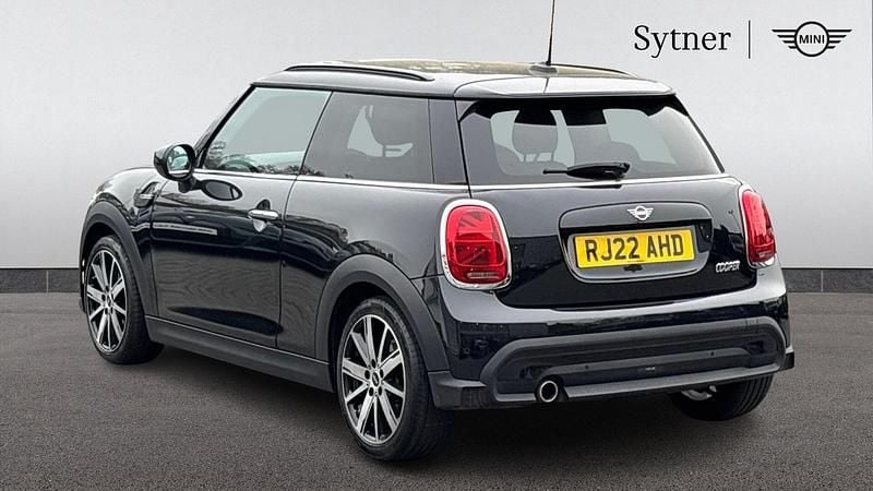 Usado Mini Cooper Classic 134 HP (98 kW) 2022 Preto Citadino