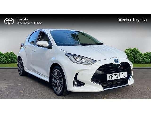 White Used 2022 Toyota Yaris Hybrid Hatchback | £19,665 (A bit pricey) - Image 1/4