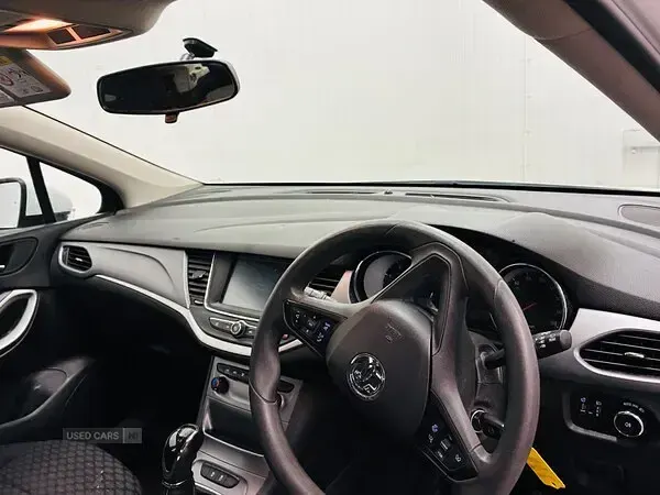Used Vauxhall Astra Design Edition 2017 White Hatchback