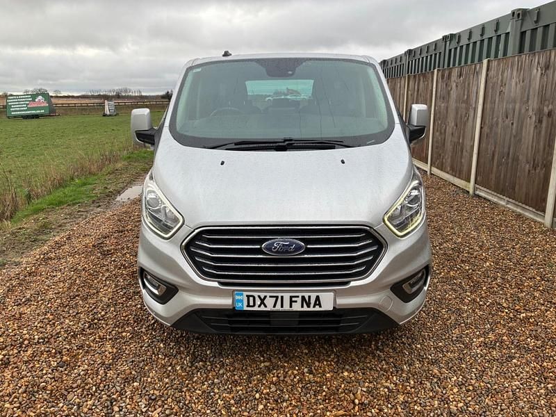 Used Ford Tourneo Titanium 130 HP (95 kW) 2021 Silver MPV