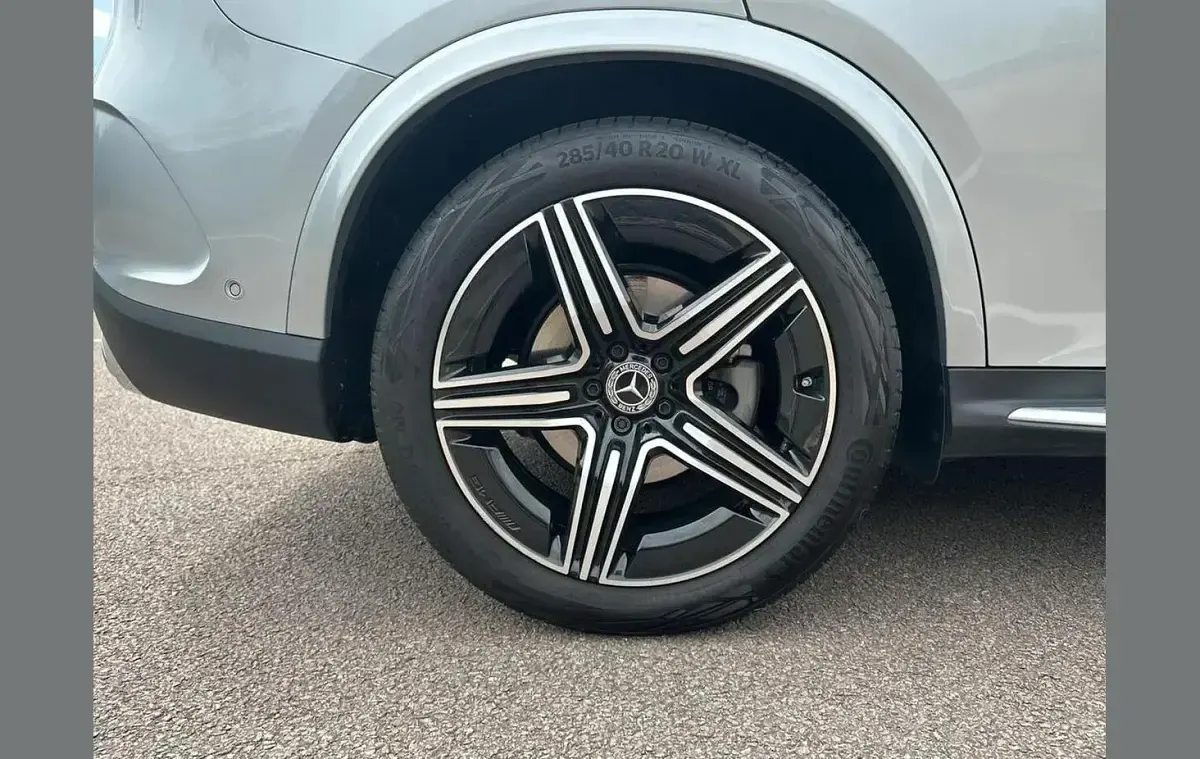 Used Mercedes GLC300 AMG line 265 HP (194 kW) 2026 Silver SUV