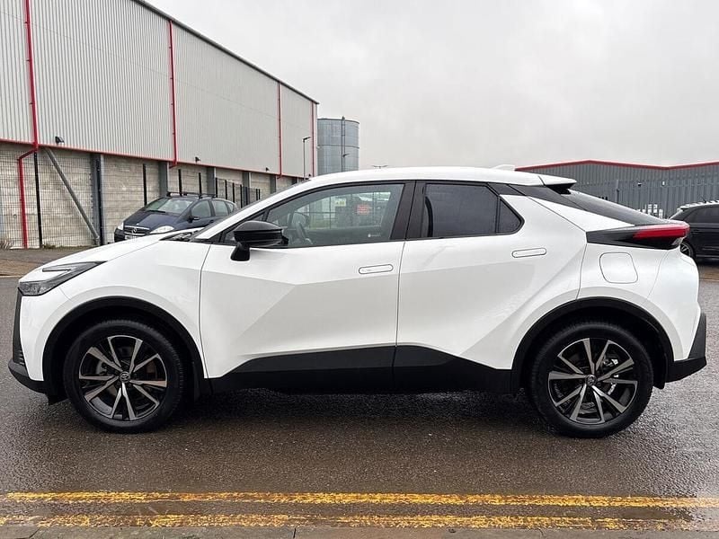 Used Toyota C-HR Design 2025 White SUV