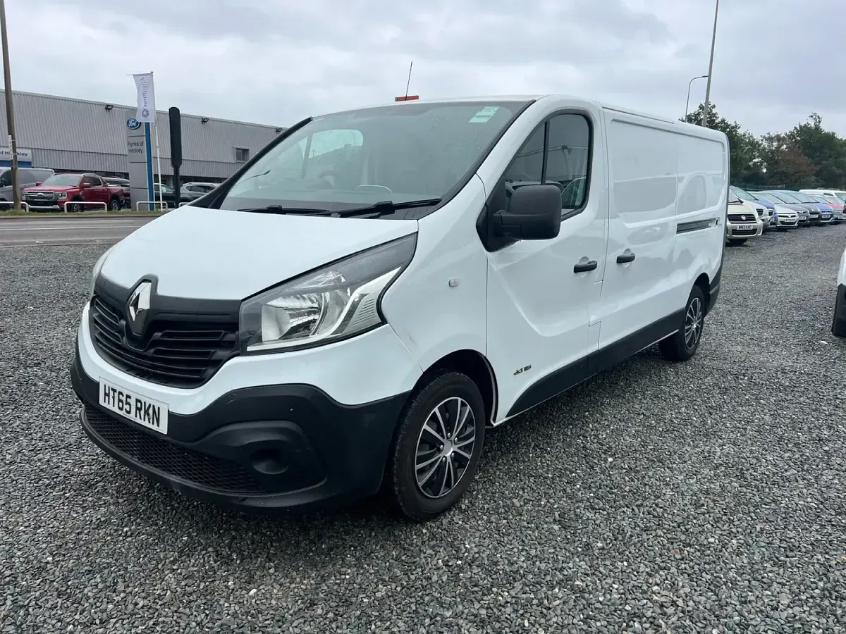 Used Renault Trafic Business 115 HP (84 kW) 2016 White MPV