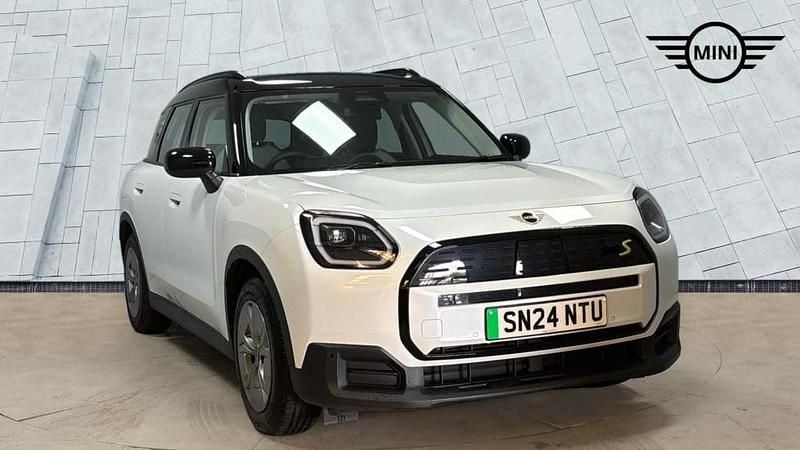 White Used 2024 Mini Countryman SUV | £32,195 (Good price) - Image 1/4
