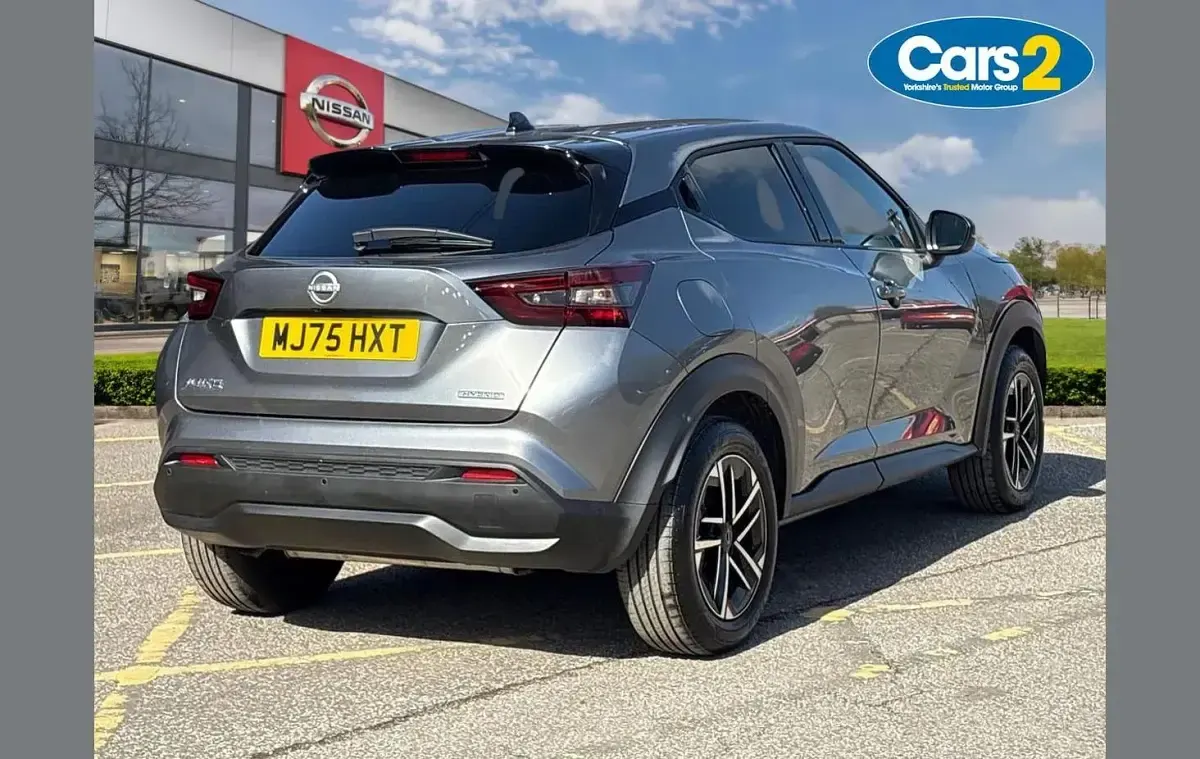 New Nissan Juke N-Connecta 143 HP (105 kW) 2025 Grey SUV