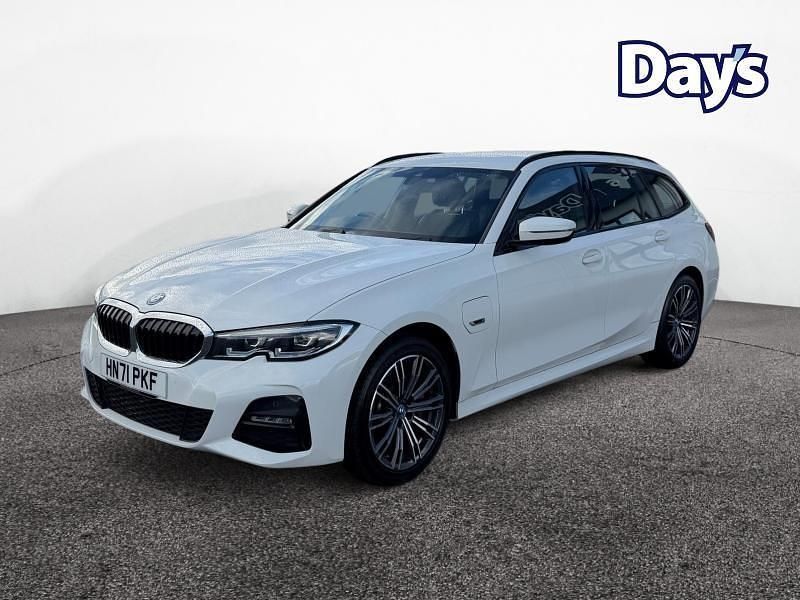 Used BMW 330e M Sport 292 HP (214 kW) 2022 White Estate