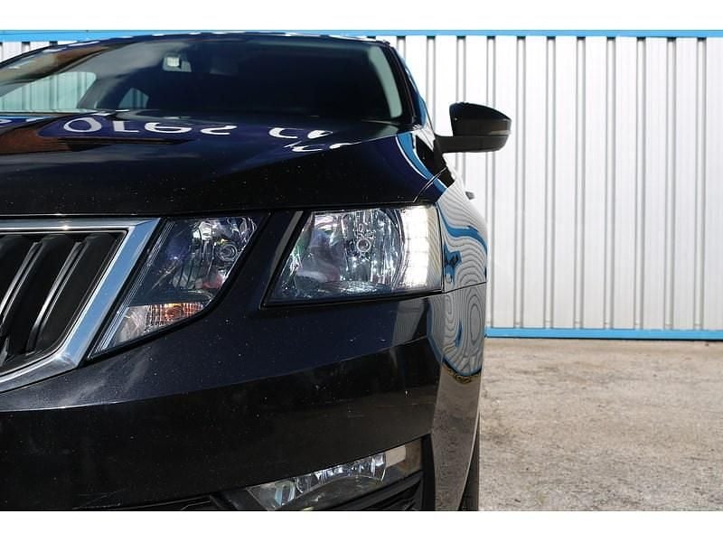 Used Skoda Octavia SE 115 HP (84 kW) 2017 Black Hatchback