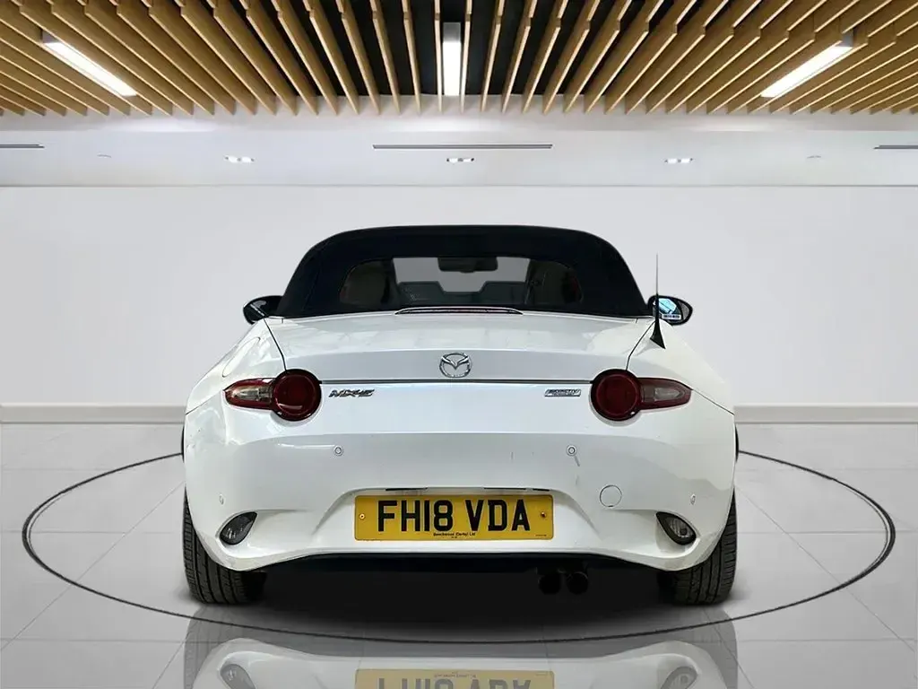 Usado Mazda MX5 Inclusive 160 CV (117 kW) 2018 Blanco Descapotable