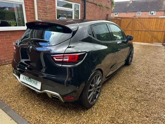 Used Renault Clio 270 HP (198 kW) 2014 Black Hatchback