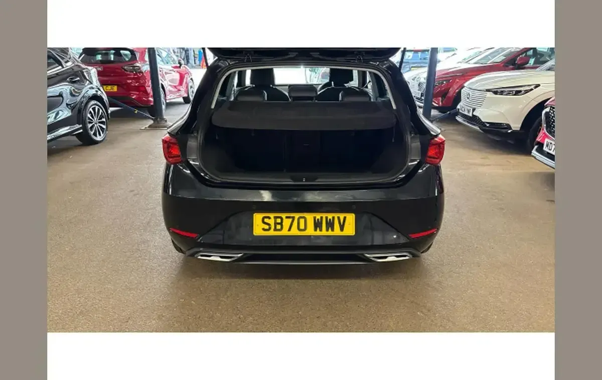 Used Seat Leon FR 147 HP (108 kW) 2021 Black Hatchback