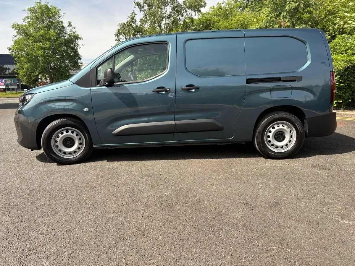 Used Peugeot E-Partner 98 kW (134 HP) 2024 Blue MPV