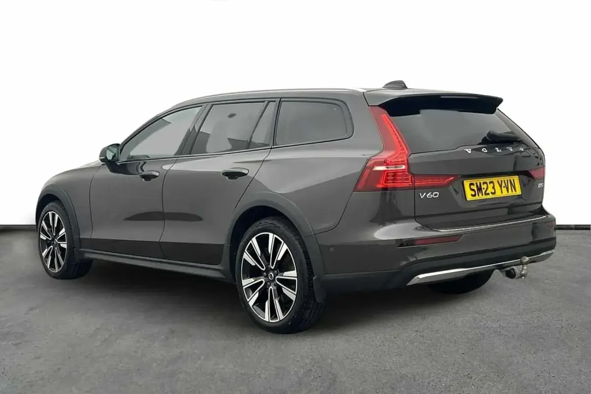 Used Volvo V60 CC Ultimate 247 HP (181 kW) 2023 Grey Estate