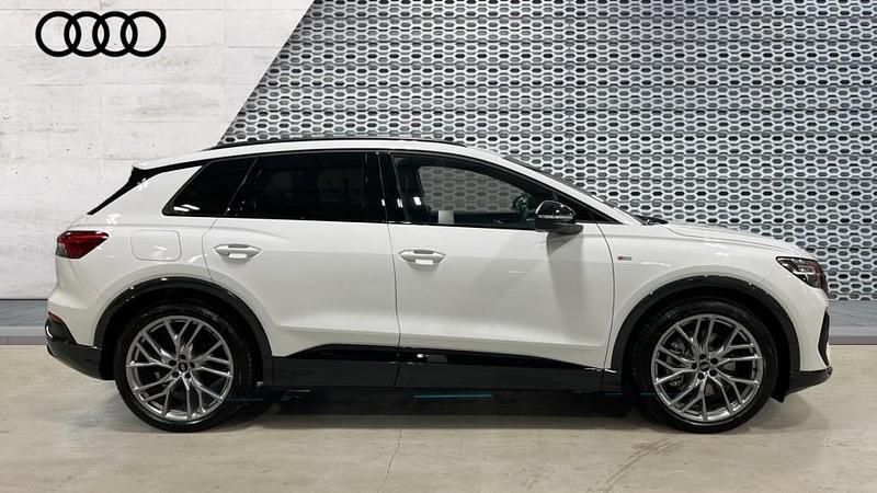 Novo Audi Q4 e-tron Black Edition 250 kW (340 HP) 2026 Branco SUV