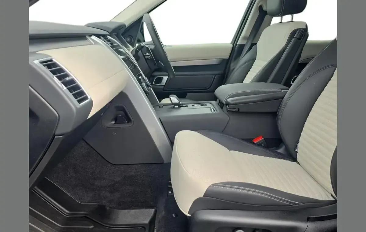 Used Land Rover Discovery 344 HP (253 kW) 2026 Black SUV
