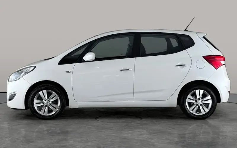 Used Hyundai ix20 Active 125 HP (91 kW) 2015 White Hatchback