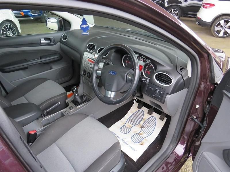 Used Ford Focus Zetec 2008 Red Hatchback