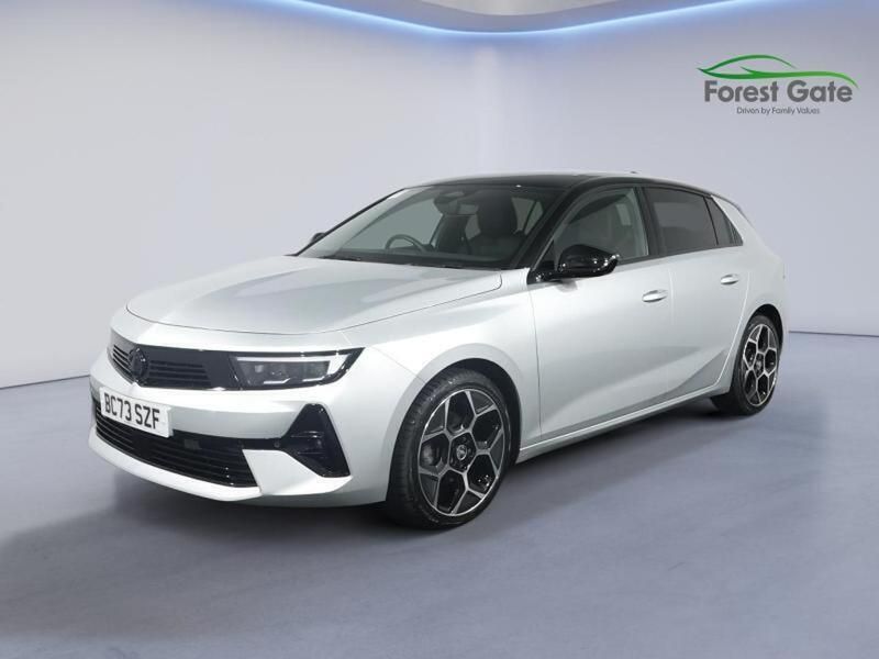 Grey Used 2024 Vauxhall Astra Ultimate Hatchback | £21,250 (Fair price) - Image 1/3