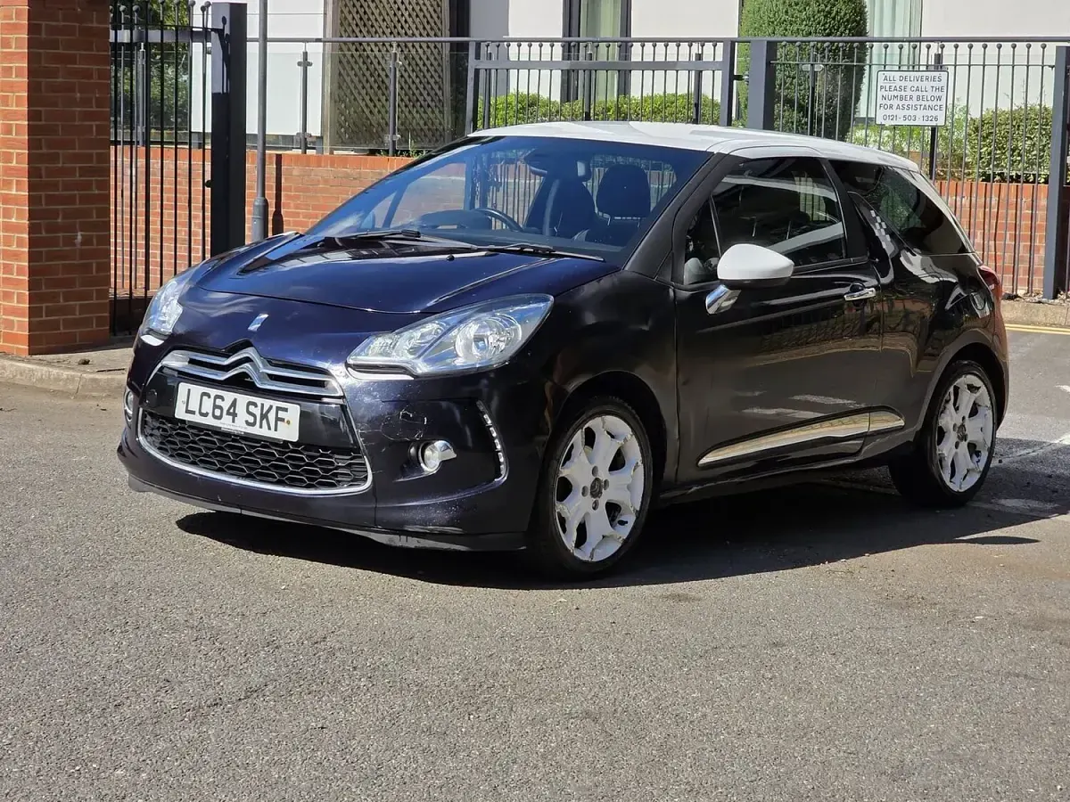 Used Citroën DS3 90 HP (66 kW) 2015 Blue Hatchback