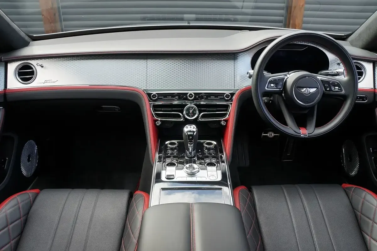 Used Bentley Flying Spur 635 HP (467 kW) 2023 Grey Sedan