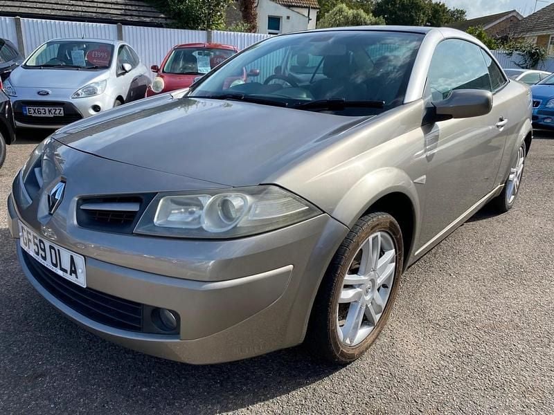 Beige Used 2009 Renault Mégane Cabriolet Dynamique Cabriolet | £2,695 - Image 1/4