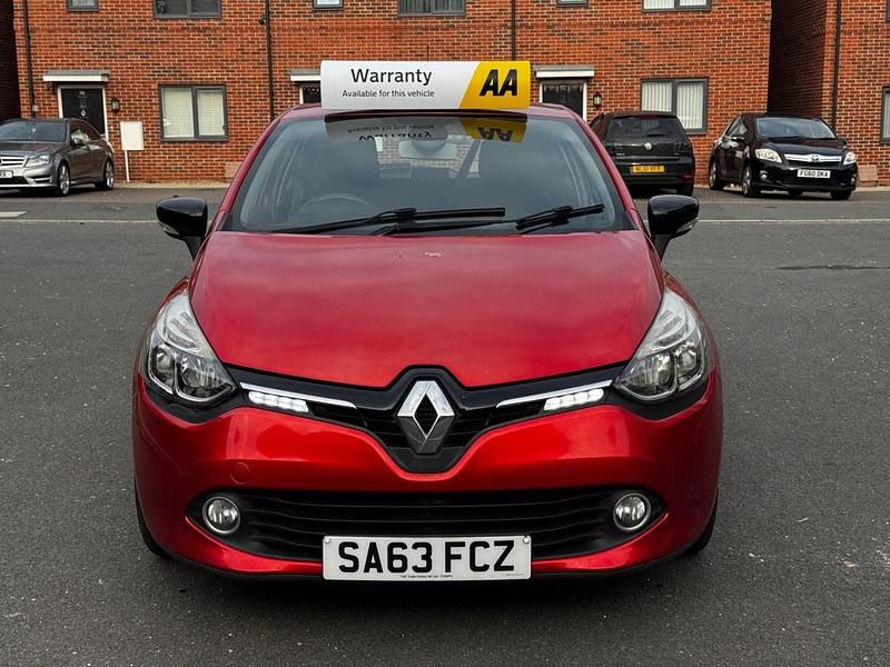 Red Used 2013 Renault Clio IV Dynamique Hatchback | £2,950 (Super price) - Image 1/4