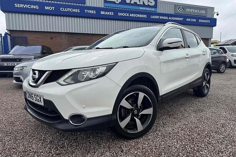 White Used 2016 Mercedes GLA200 Executive SUV | £8,191 (Super price) - Image 1/1