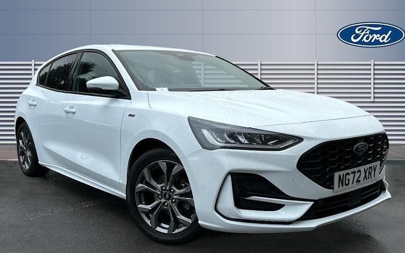 Used 2025 Ford Focus ST-Line Hatchback | £16,725 (Good price) - Image 1/4