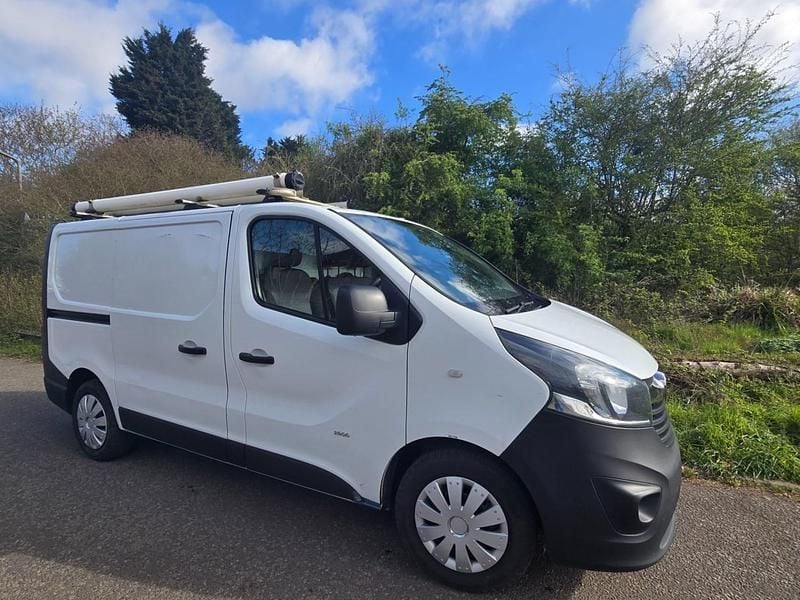 Used Vauxhall Vivaro 90 HP (66 kW) 2014 White MPV