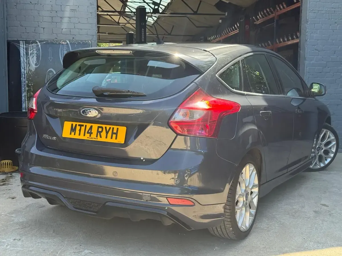 Used Ford Focus Zetec 115 HP (84 kW) 2014 Grey Hatchback