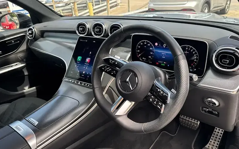 Used Mercedes GLC300 Urban 313 HP (230 kW) 2026 Silver SUV