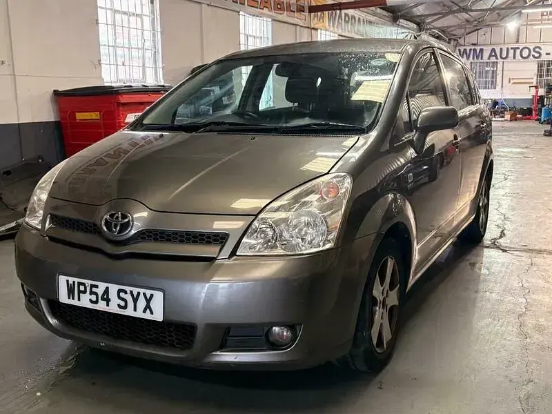 Used Toyota Corolla Verso T3 129 HP (94 kW) 2004 Grey MPV