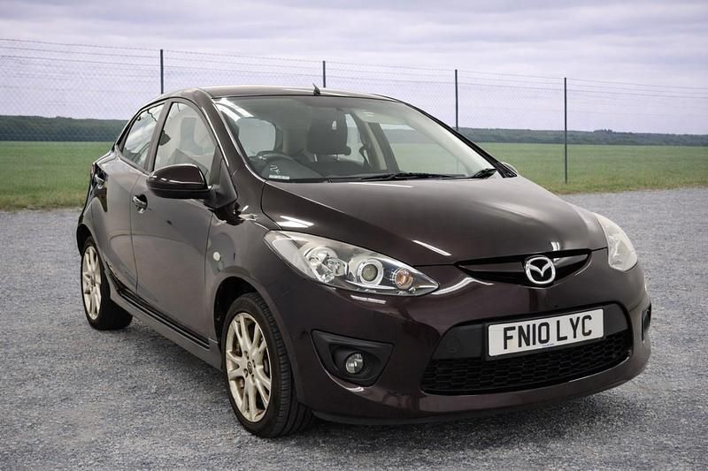 Used Mazda 2 2010 Maroon Hatchback