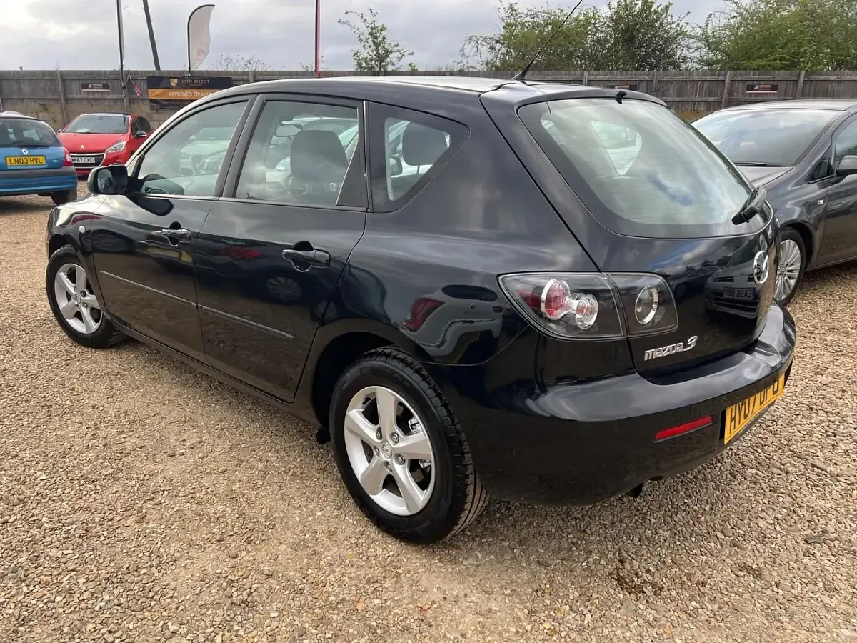 Used Mazda 3 105 HP (77 kW) 2007 Black Hatchback